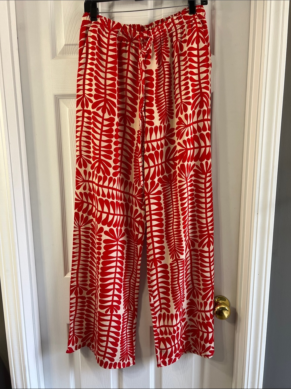 Staccato Flowy Beach Red & Cream Wide-Leg Printed Pants Waist 29” Inseam 30”